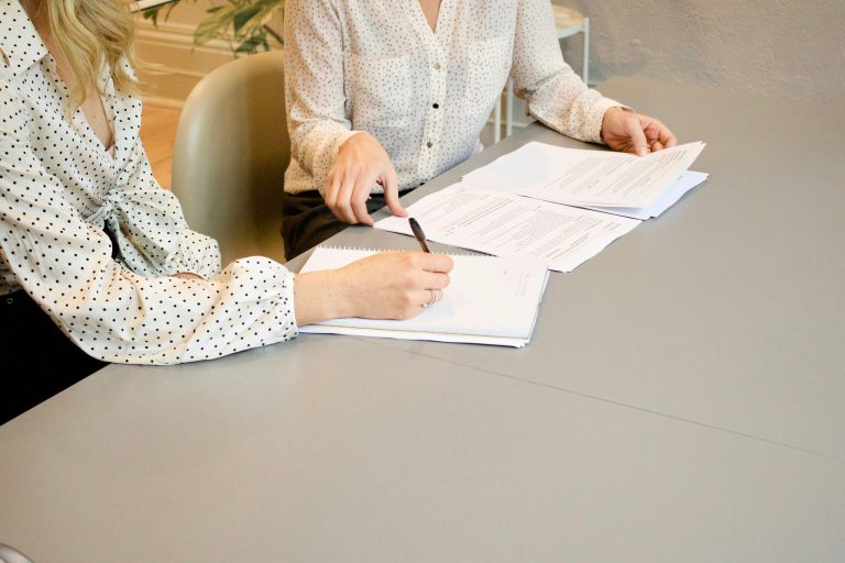 Top 5 Qualities to Look for in a Great Lawyer
